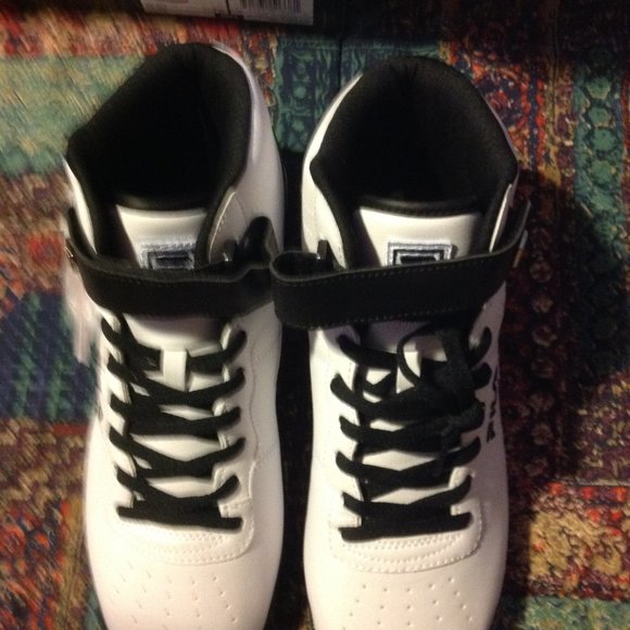 FILA VULC 13 White with Black Details Mid Sneakers - 11.5 - New in Box - Picture 2 of 9